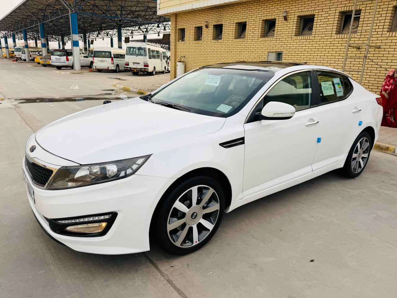 السلام عليكم اخوتي 

كيه اوبتيما خليجي 2011 فول مواصفات 1/1 محرك 2400شرط مامفتوح ع البلاد كفاله من الضربه والتبديل والفتح بيه رش مقدمة الجاملغ الامامي ورش الهلال الخلفي فقط الباقي كفاله رقم بصره دولي سنويه مجدده لغاية 2029 مواصفات السياره 
بصمة تشغيل بصمة ابواب بصمة جنطه شاشه تاب كامره دواره بنراما يدات نيكل من الداخل والخارج اشاره ب المرايه امرايات شفط لد امامي خلفي تبريد بيانو تحكم استيرن جهتين شفتات ستيرن شغالات شاشه ليزريه تبريد امامي خلفي    لايت عدسه ويل كاب اصلي عدد 5
سياره جديده من الداخل والخارج وجاهزه مكينه وكير كهربائيات تخم تاير تبريد تدفئه حداديه شرط 100/100 تراي كلش حلو مكان السياره ناصريه مركز منطقة الشرقيه 

السعر .122وبيه مجال 
هاتف .*********** Singapore
