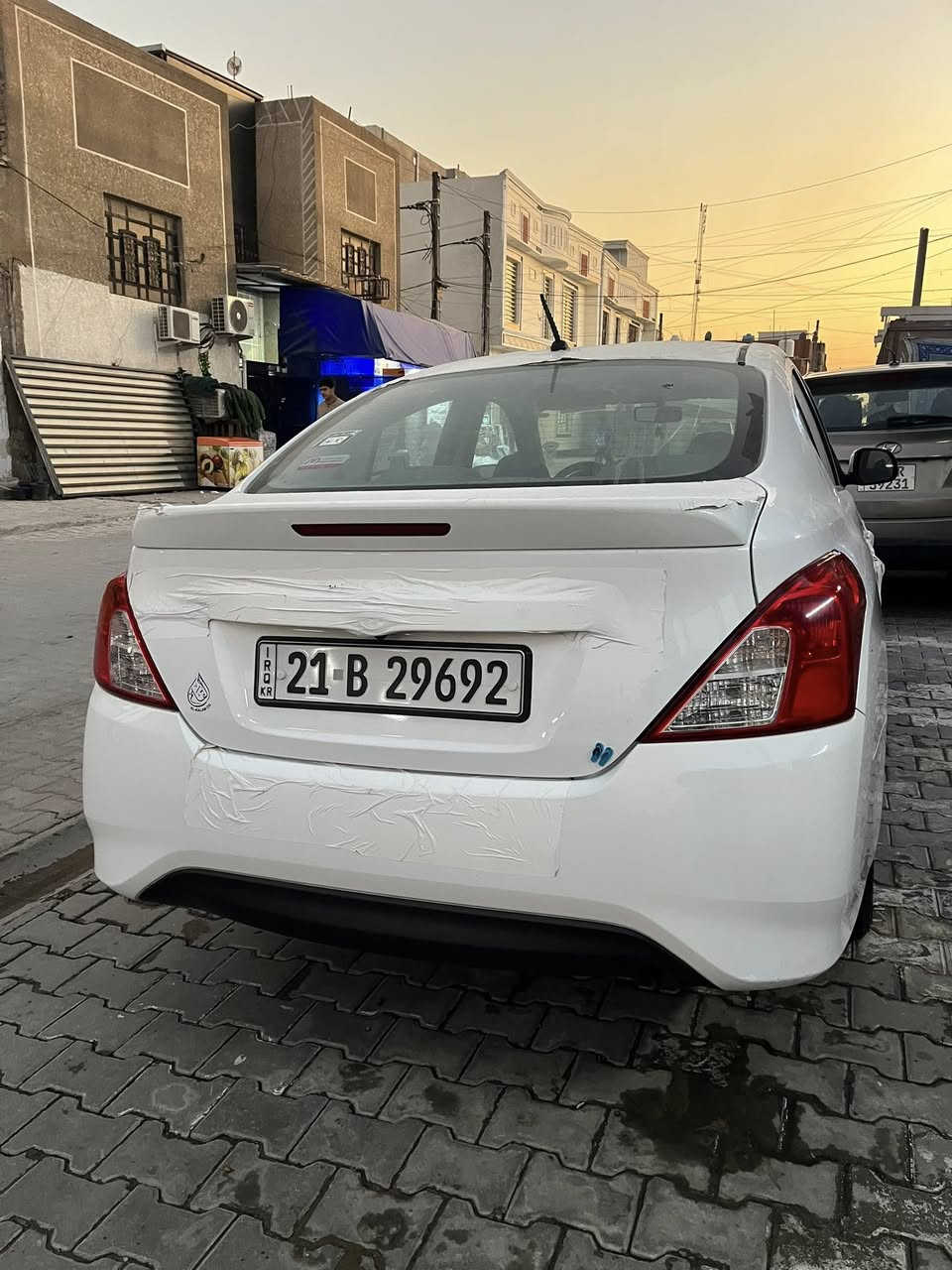 السلام عليكم نيسان سني هندي رقم سليمانيه انكليزي بسمي سنويه مامنتهيه تحويل كفاله تريد وكاله ليعجبك  بليته زركه موديل 2016 كير عادي السياره مكينه كفاله عامه السياره جاهزه على اخر حبايه اي نقص مابيه جام امامي كهرباء شباج امامي نيكل يدات نيكل سبايدر خلفي بلوجكترات سياره مدوشمه عام كاعيه وتنته وكشنات وصندوق وارضيات سفريات تخم تاير ويل جدد مال 23 شاشه وكامره خلفيه سياره ضربته فقط جاملغ خلفي والباقي كفاله مكاني بغداد الجديده رقم *********** سعر 100$ وبيه مجال قليل ليجي ماقصر وياه رجأ ليشوفه غاليه خل يعبر المنشور ..
