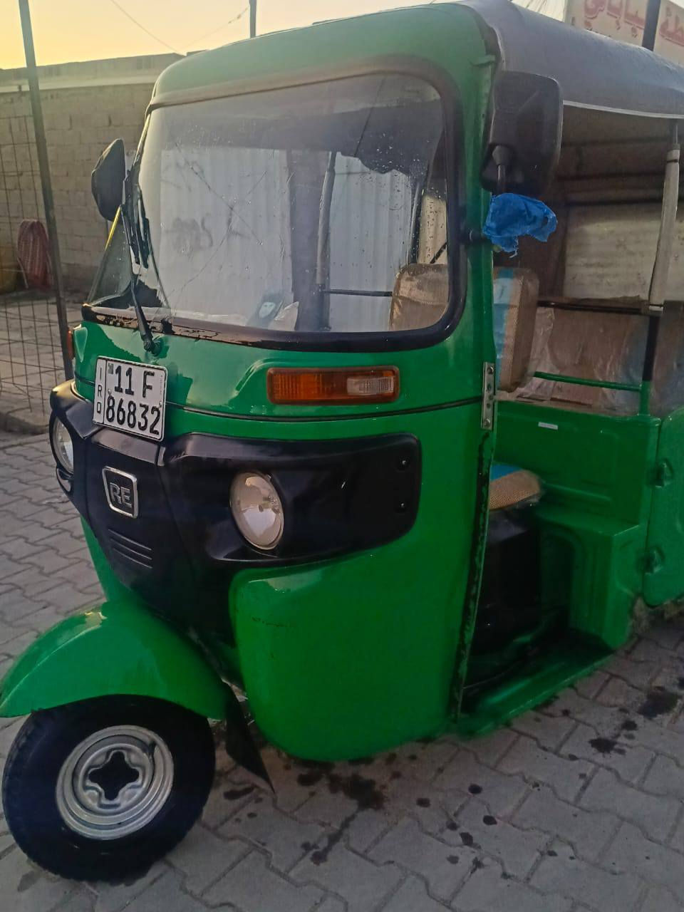 سلام عليكم تكتك للبيع شهر العاشر نضيفه مكينه بس مجفته تكتك حلوه لعننوان الحسينيه مال راشديه لستفسار تصال على رقم ***********
