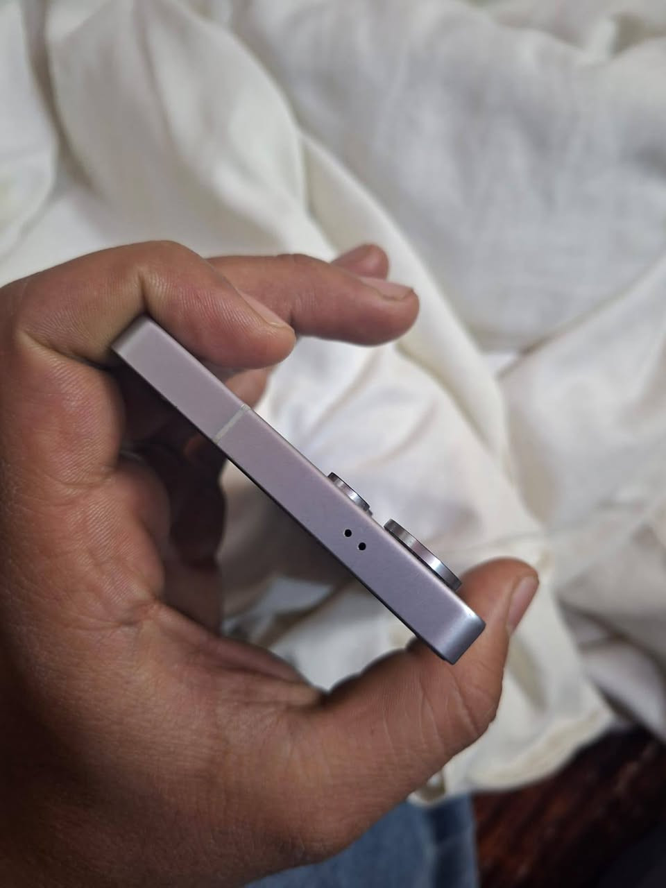 السلام عليكم
اس 25 الترا ذاكره 1 تيرا نضافه فول وكاله 

جهاز اخو الجديد مواصفاته معروفه مكاني نجف 

سعر الجهاز 1500 وبي مجال حك الجية 

تواصل خاص او اتصال ***********
