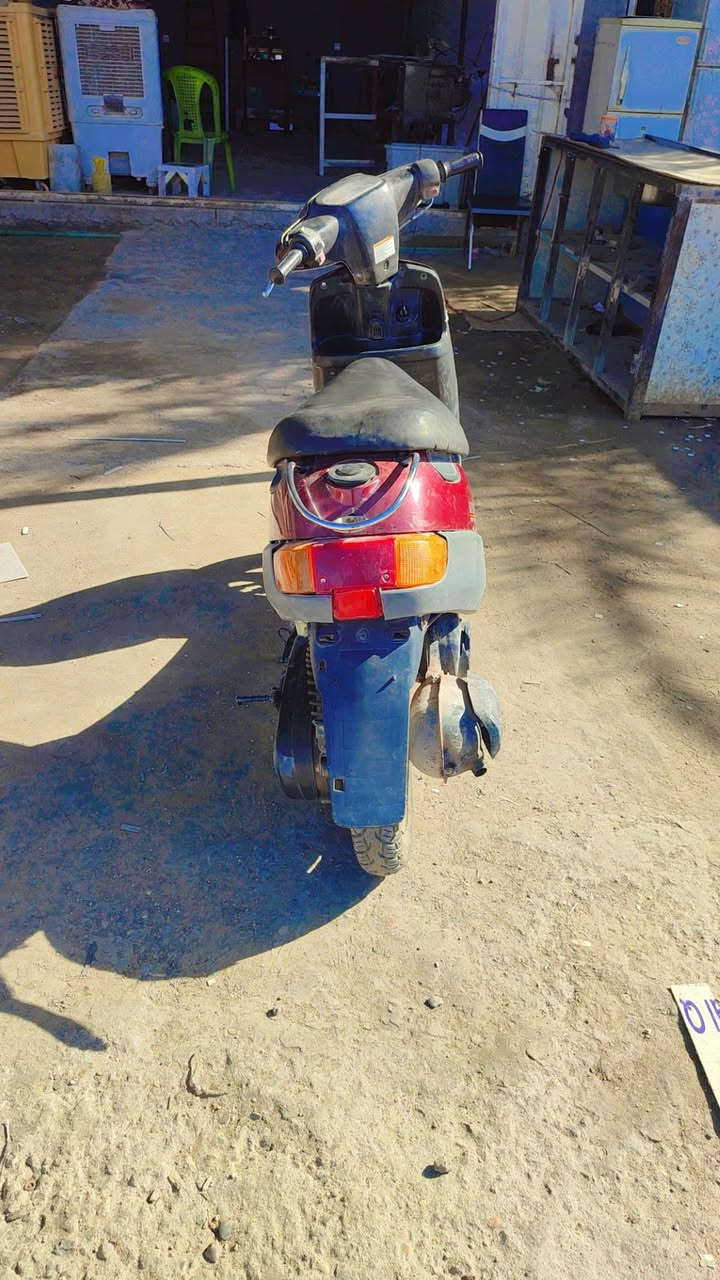 دراجة بطة نضيفه للبيع شغاله كهربائيات اشاير عداد سرعه لايت دشبول السعر ٢٧٥ وبيهه مجال الهاتف***********
