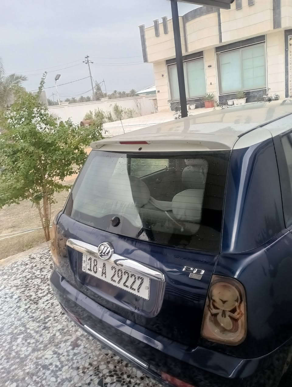 السلام عليكم ليفان للبيع سياره مكينه كير مكفول بيه باب سياره نظيفه رقم بابل شرط التحويل بسمي سعر 37 وبيه مجال مكاني حله المركز *********** وتساب
