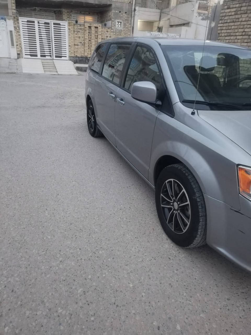 السلام عليكم
دوج كرفان ١٨

رقم بصره بسمي

لبيع

أبواب وجنطه كهربائيه 

تحكم استيشن

شاشة قلاب 

ماشيه ١٢٠

مكينه ٣٦٠٠

مكان ميسان 

السعر ١٧٠ بي مجال
***********
