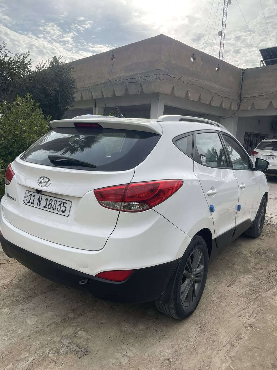 توسان موديل 15 كفاله عامه من الصبغ والتبديل محرك 2000 دوش جيد جداً كير جيد حداديه صدر   تخم تاير كله جديد ادامه كامه تبريد تدفئه كله جديد سونار بلمنشور شوف وخابرني
ماشيه 90 
السعر158 بيه مجال 
مكاني بغداد اليوسفيه 
***********
