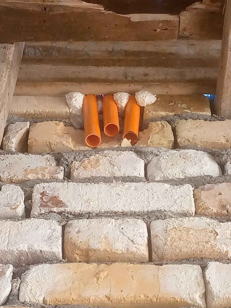 شغل كهربائيّ تأسيس بيوت السعر مناسب *********** سعر القطعه ٣الف
