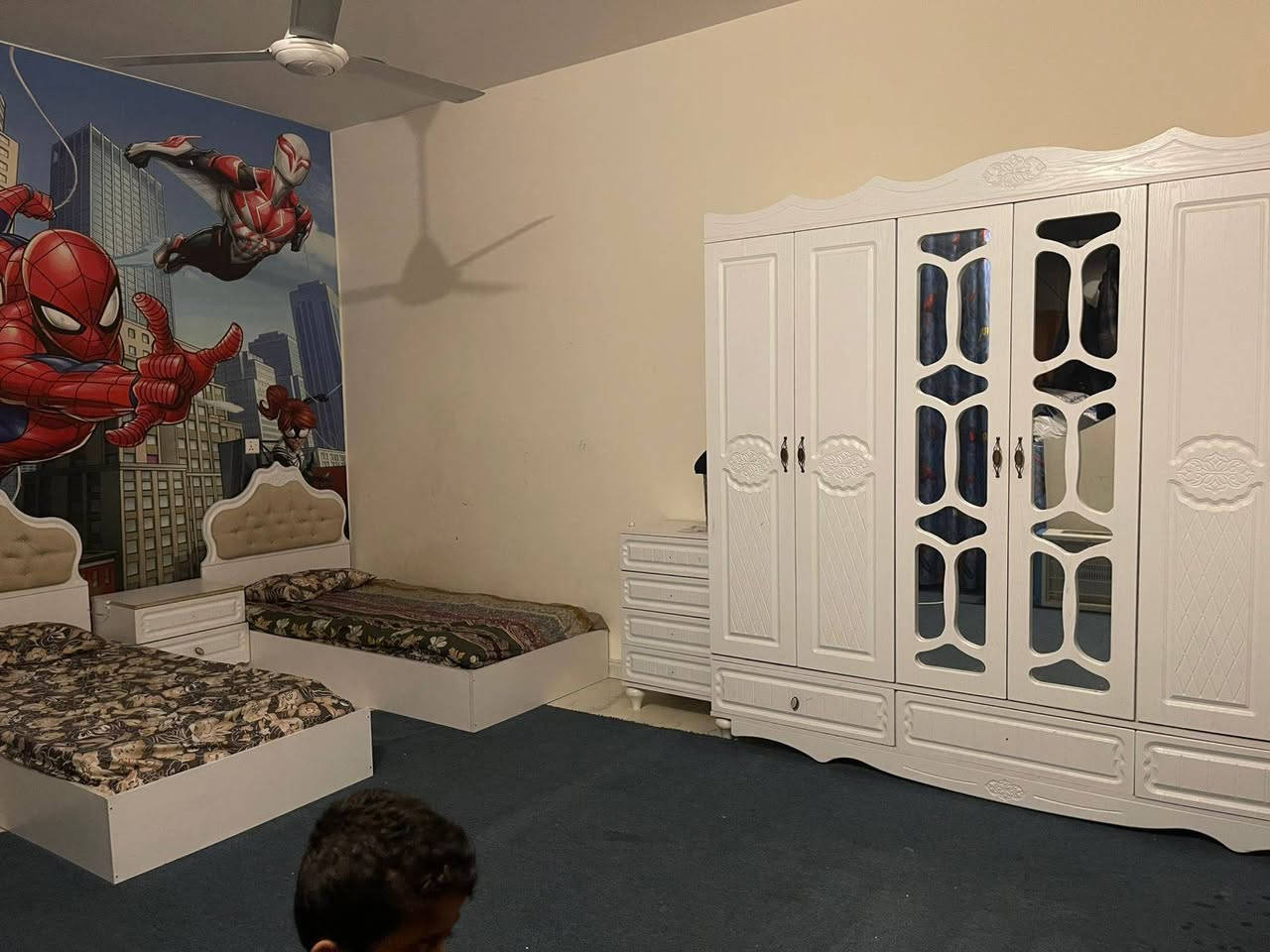 غرفه اطفال كنتور +جرابي ٢ + ميز جربايه ٢ + ميز بلازمه وميز مجر وزاويه مرايه
سعرها ٣٠٠ بدون شد ونقل للتواصل ماسنجر او واتساب ***********
