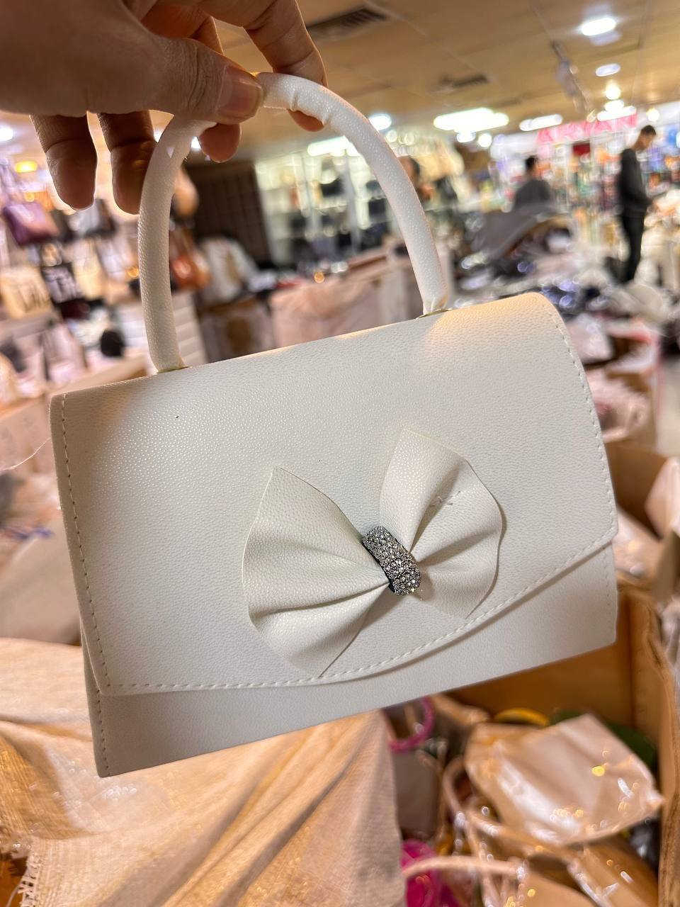 حقائب نسائية كوالتي عالي موديلات تجنن والأسعار مناسبه السعر القطعة 5الاف
السعر الدرزن بس 33 مناسبه شهر رمضان المبارك اساعو بالحجز قبل نفاذ كميه التواصل معنا ع واتساب *********** متوفر توصيل الجميع محافظات العراق بس 5الاف
