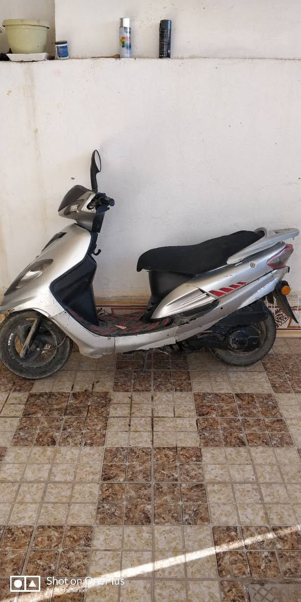 سايم ابو عيون 
شغال سلف وهندر
 محرك نظيف
 گفرات كامله بدون نقص 
المكان الرمادي 
السعر 375 وبي مجال بسيط 
للتواصل على الواتس اب 
***********
