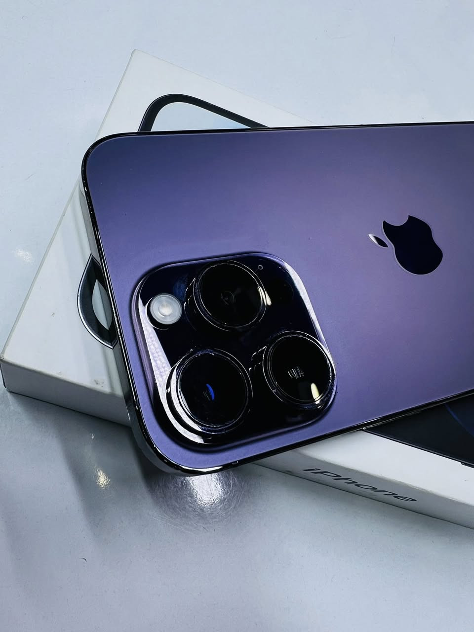 السلام عليكم
ايفون 14 برو ماكس 256 دبل دبل خط z/aa
نظيف جداا🔋82 بلادي السعر 850 الف 
مكاني الدوره
***********
