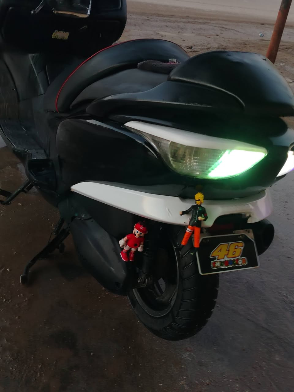 السلام عليكم
فورزه 08دراجه خير من الله ما نقصه شي وجه بومه مكينه ناعمه حيل وشلعه ومعدل فول عليه ادامه كامله  مكاني حله ***********
