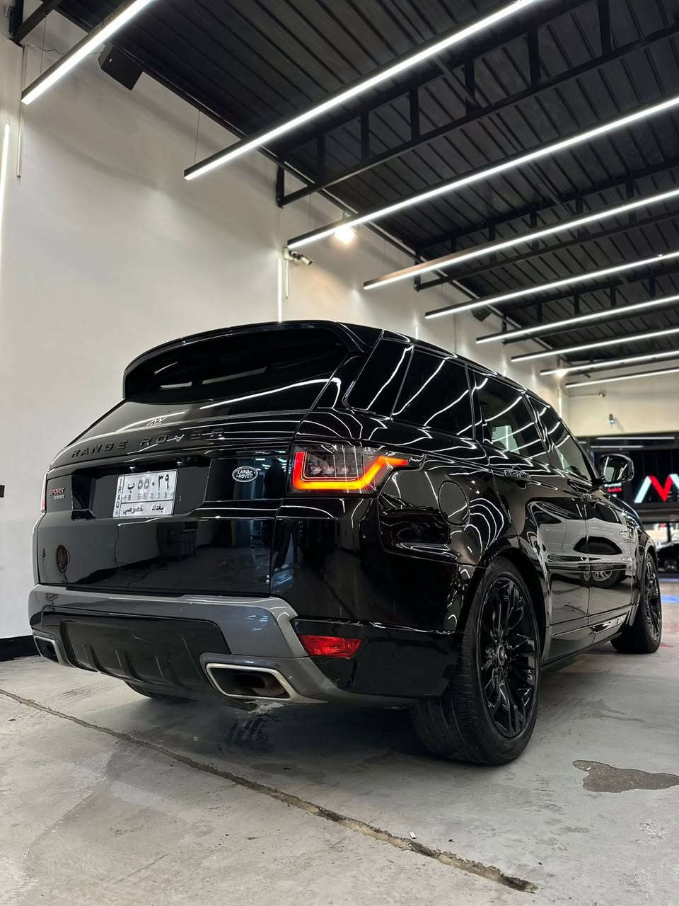 رانج روڤر
موديل ٢١ 
ماشيه ٤٥ميل. 
جاملغ خلفي فقط صبغ بدون دواخل بدون ايرباك 
فول مواصفات لل اخير
 بنوراما
 بيبان شفط 
دوس شفط  
داتشو  ٥ 
كامرات توقف ذاتي  
٩حساسات  
سته سلندر 
انجينيوم  كفاله عامه كير مكينه حداديه 
السياره مناقصها برغي و شكلها مرعب السياره بلحقيقه احلا من الصور 
السعر 46.5  و بي مجال
***********
