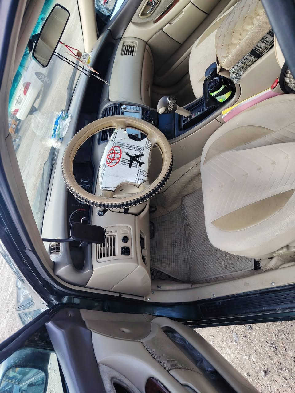 السلام عليكم
للبيع افلون 2001 خليجي اصولية شرط التحويل
مصبوغة حزام وضررهة جامرلغ امامي السكن ويا باب خلف السايق مبدل
هزة لحد شهر السابع سنوية لنهاية السنة ٢٠٢٨
محرك كير مكفولات بالشرط 
كهربائيات كلهة شغالة
تبريد ثلج تدفئه شغالة
نظام ABS
قفل مركزي جوم كهربائي
السيارة خير من الله  
رقم سليمانية  دولي
 تحويل مباشر بالشرط 
كركوك 
السعر ٦٥ وبيهة مجال 
***********
