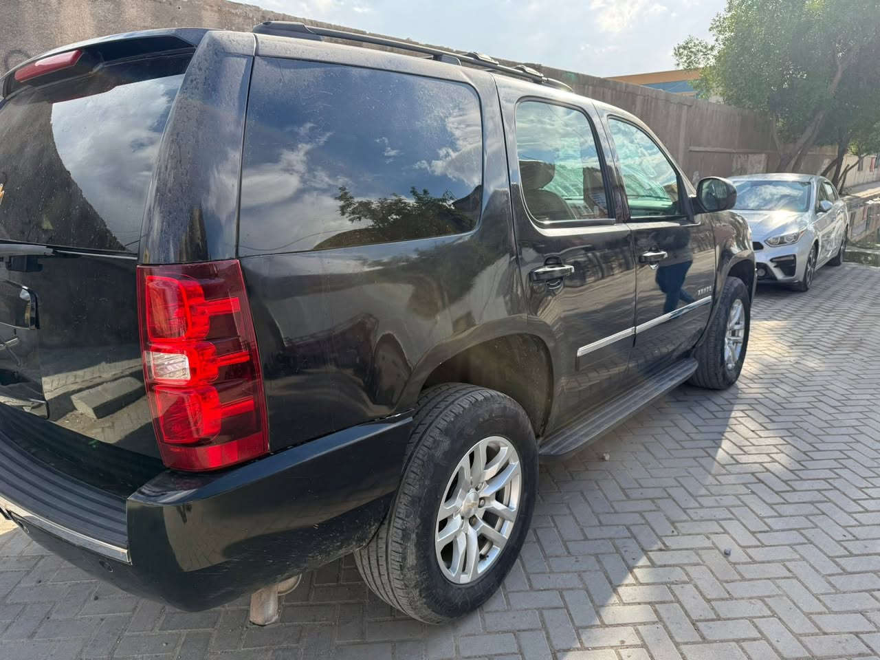 ادوات ادوات
تاهو موديل 2013 

بيه كصه قماره فقط 

سياره جاهزه 

مكان سياره بغداد 

السعر 85 وبيه مجال 

***********
