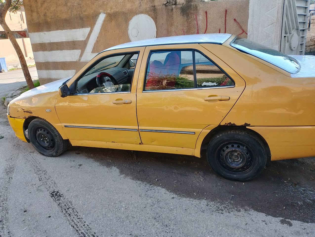 سياره شيري للبيع موديل 10مكينه كير كورلا بيكاتشو حديث اوتماتيك رقمه بغداد تحويل ثاني يوم سعر 20 بيه مجال قليل ***********
