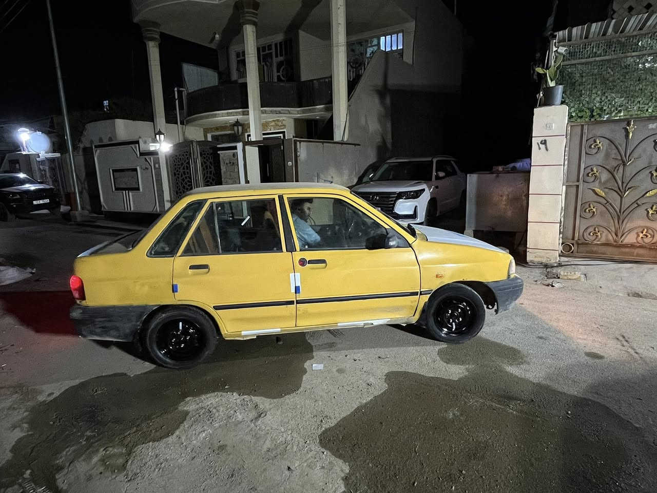 السلام عليكم سايبا موديل 2013 سيارة جاهزه مصفرة هيئة وغرامات تحويل مباشر شواصي بلادية دوشمة جديدة صدر جديد تخم تاير جديد باتري جديد كير ومحرك حلوات المكينه بيها بدايه تبخير السعر 23 وبيها مجال بسيط مكاني بغداد قرب بسماية الشراي يتصل ممتواجد ع الفيس هـ ***********
