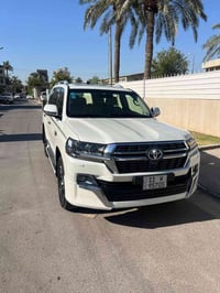 لاندكروز ٢٠٢١ ابيض ساز فول مواصفات اربع كامرات وشاحن بيه بارد بين البا...