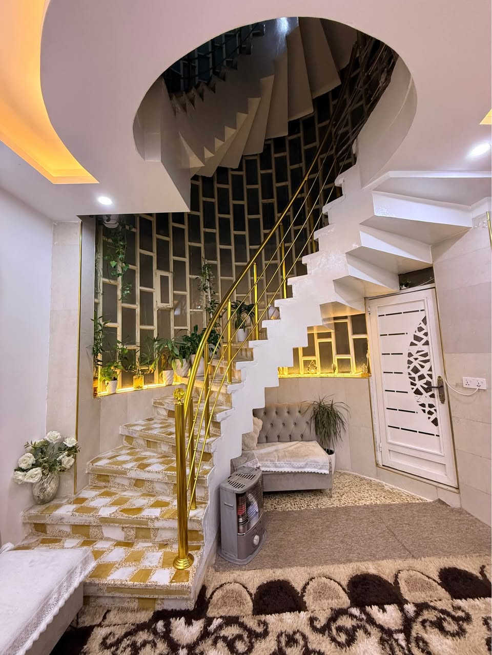 دار للبيع سند طابو ملك صرف

المساحة 120 متر واجهة 6 عمق 20 

الموقع حي الحدباء قرب جامع الغفران

طابقين 4 غرف نوم 

بناء مرتب جاهز للسكن

للاستفسار الاتصال بالارقام

***********

***********

او مراجعة مكتب بيت الحضارة للعقار الكائن في حي الوحدة قرب سانكو مول وجامع الودود موصل, نينوى
