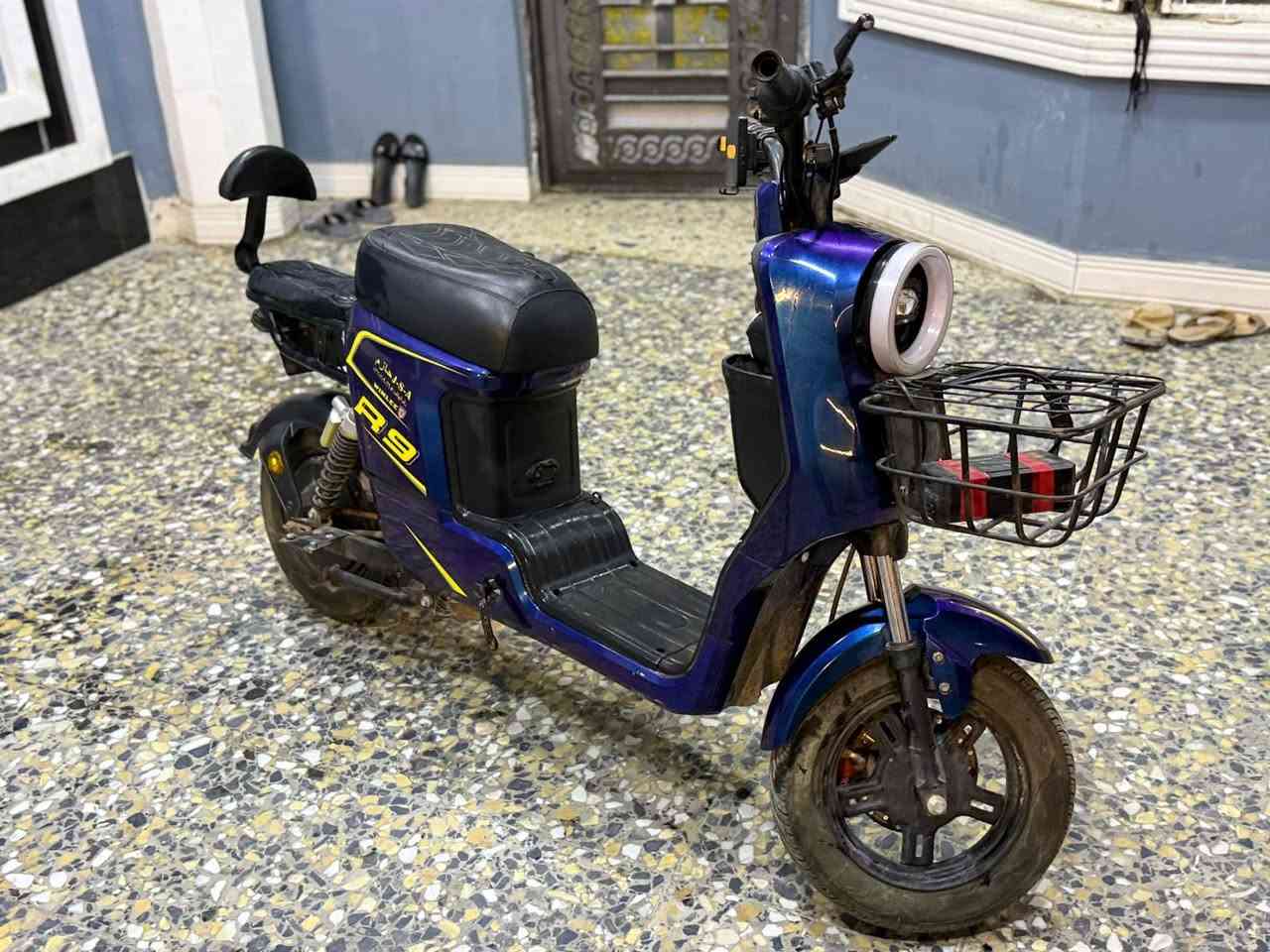 دراجة شحن استخدام شهرين فقط دراجة نضيفه كلش مستعجل ع البيع سعرها 350 الف وبيها مجال بسيط للشراي
الاتصال واتساب *********** 
او ***********
