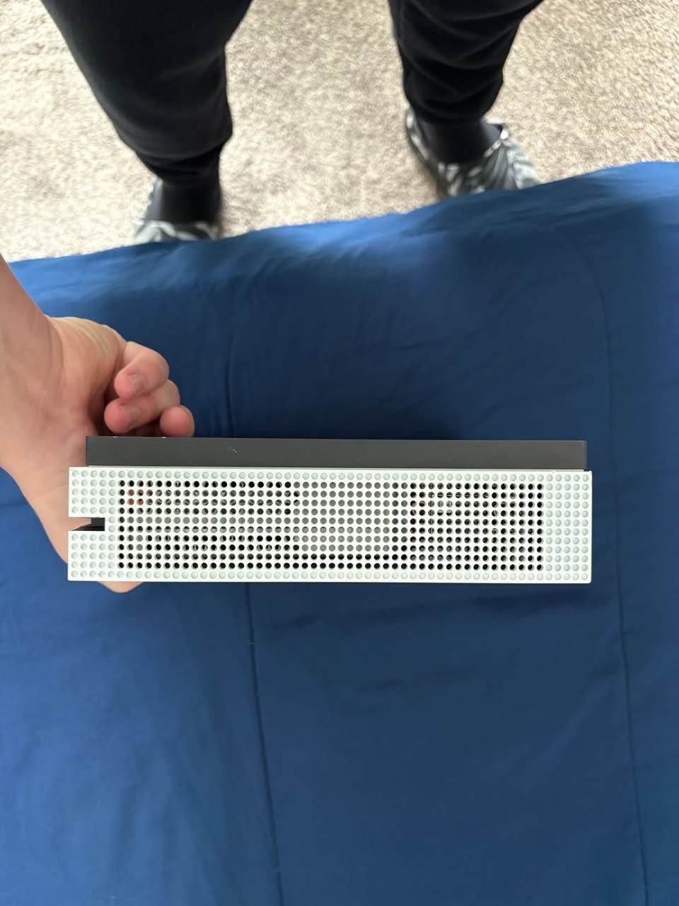 Selling my Xbox One S 500GB. The console has been factory reset and is ready for a new owner.
Includes:
 ● Xbox One S 500GB
 ● HDMI cable
 ● Power cable
 ● Ice Breaker special edition controller
 ● Minecraft
 ● Call of Duty: Black Ops III
 ● Mortal Kombat XL
The Xbox works great and is ready to play. The controller works, but it does have stick drift and cosmetic wear, so please keep that in mind before buying.
Selling because I don’t use it anymore.
Cash only. Local meetup. Message me if you have any questions. Leesburg, FL


**إذا كنت صاحب هذا الإعلان وتريد حذفه لأي سبب، رجاءا أرسل رسالة إلى الدعم الفني**