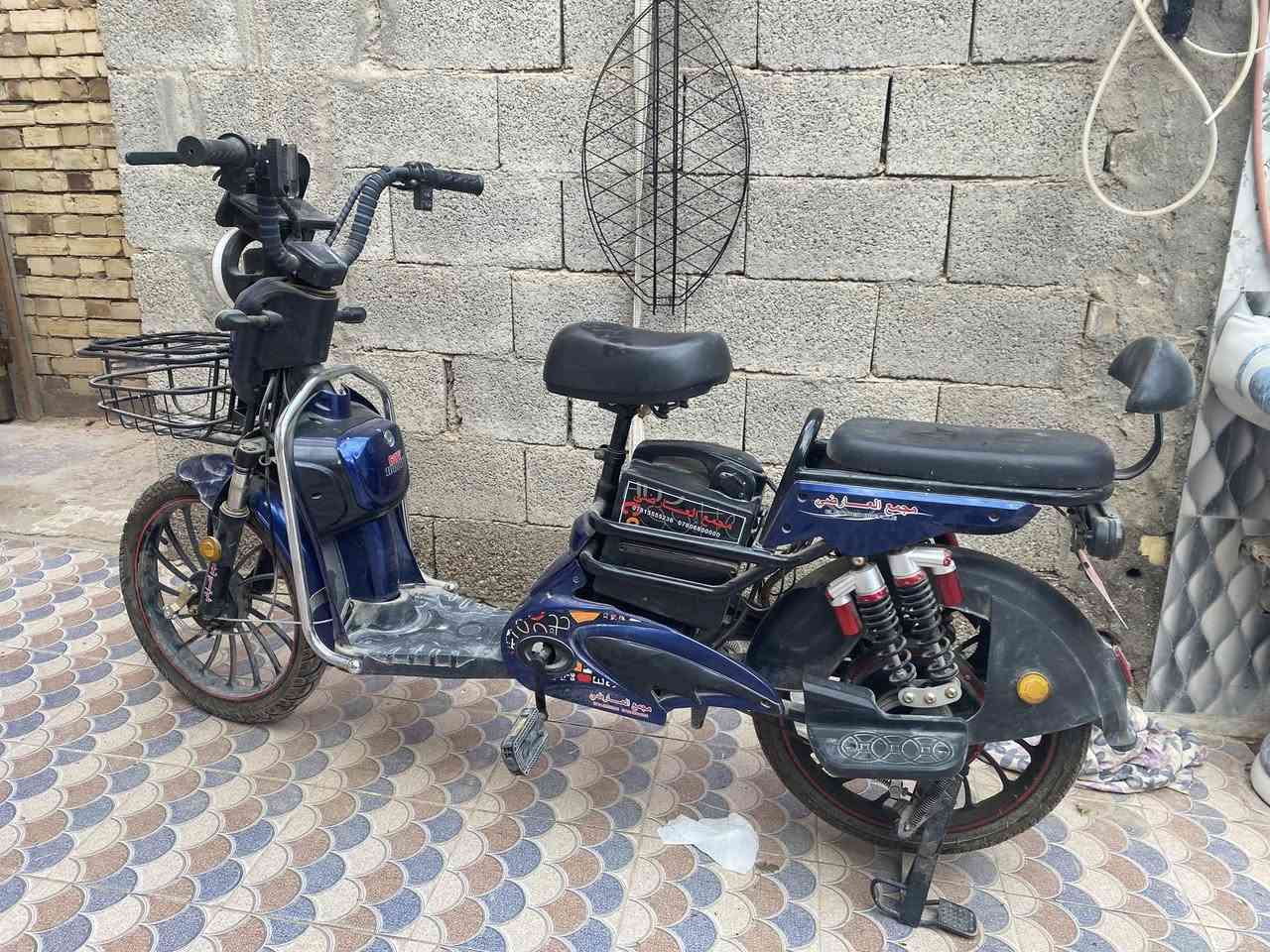 سلام عليكم 
دراجة شحن للبيع 
الدراجة قليلة الاستخدام اشتريتها بعد الزيارة الاربعينيه 
سعرها 450 وبيها مجال لليشتري
مكان قضاء النصر
***********
