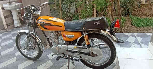 السلام عليكم اعيد النشر بسبب الوعود الكاذبه دراجه نامه  شاصي ارشه اوراق اصولي  تعمير جديد 25  دراجه نضيفه   ما بيهة نواقص بس الاشاير فقط  السعر 850 وبيها مجال عنواني رميثه
الرايدهة يتفضلي خاص او يتصل على هاذة الرقم ***********
