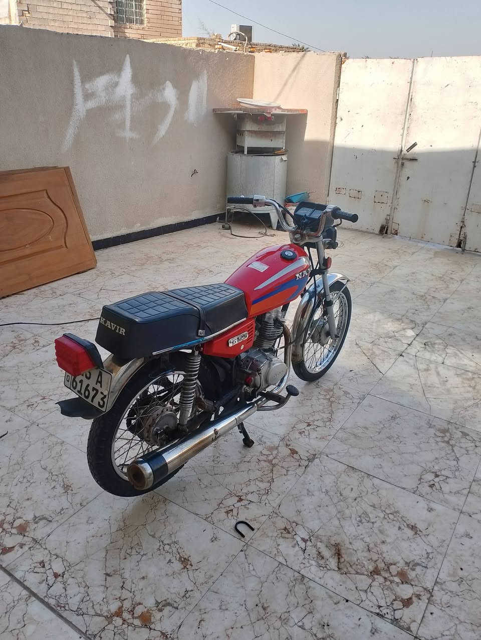 السلام عليكم ورحمة الله وبركاته
دراجه ايراني 2020 مرقم كفاله عامه برغي مامفتوح بيها دراجه نضيفه كلش نضافته شوفة عينك راعيها يريد تحويل تاخذها يوم ثاني داور ماتبقه باسم راعيها سعرها مليون و300 وبيها مجال للشراي واني خادم. مكاني ميسان حي الحسين 

رقم الهاتف ***********
