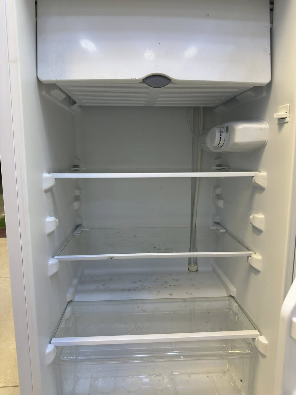 السلام عليكم ثلاجه للبيع ماخذها قبل شهر ومامستعملها الثلاجه نضيفا حيل شرط الفحص السعر 115 وبيها مجال العنوان كركوك الرقم ***********
