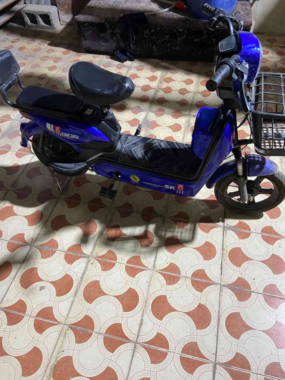 دراجه شحن حجم صغير
كامله مكمله مابيهازنقص فقط بايدر بطاريات جيده نضافه فول الدراجه صارلها اقل الشهر عندي شاحنتها موجوده مفاتيح نسختين وبصمه تشغيل عن بعد كذلك نسختين مفتاح قفل تاير ومفتاح تشغيل ايضاً   مكاني الدوره
للاستفسار ***********
