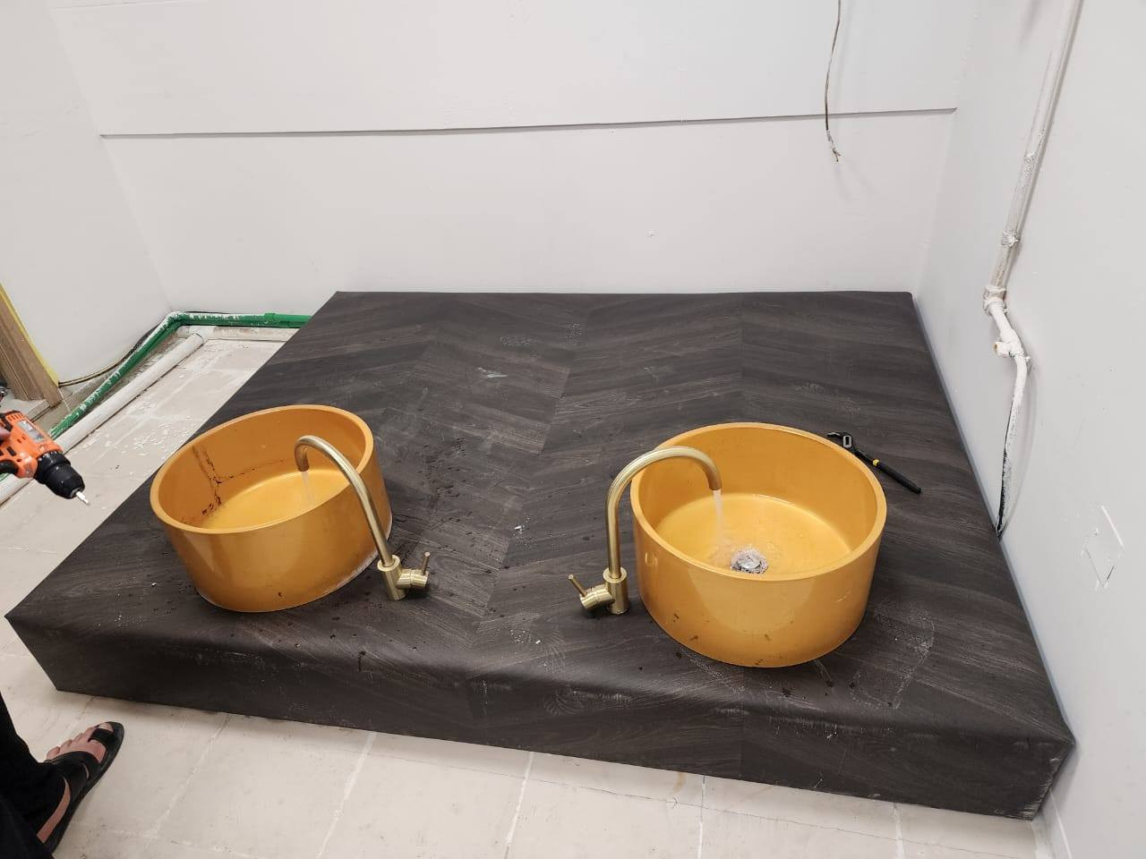 على بركة الله تعالى وتوفيقه لخدمه زبائننا الكرام
يقدم لكم خدمات حيدر لصيانه الشقق.

فتح وشد كافه انواع الاثاث وصيانتها 

صبغ الابواب الرئيسيه وتحوير الكاونترات 

اضافه نقاط كهرباء وربط الثريات والمراوح 

تغليف ابواب الحمامات وصبغها بماده شفافه عازله لمنع الرطوبه وتاكلها 

شد قفل قاصه وكافة انواع الكيلونات 

ربط غسالات الملابس والاطباق وربط فلاتر الماء 

شد الستائر و انواع الزيبرات 

صبغ الشقق وعمل ورق الجدران 

عمل ديكور بديل الخشب ولرخام 

عمل ونصب الناموسيات 

لل اتصال 
ه‍
واتساب 
*********** Gankeez Lal
