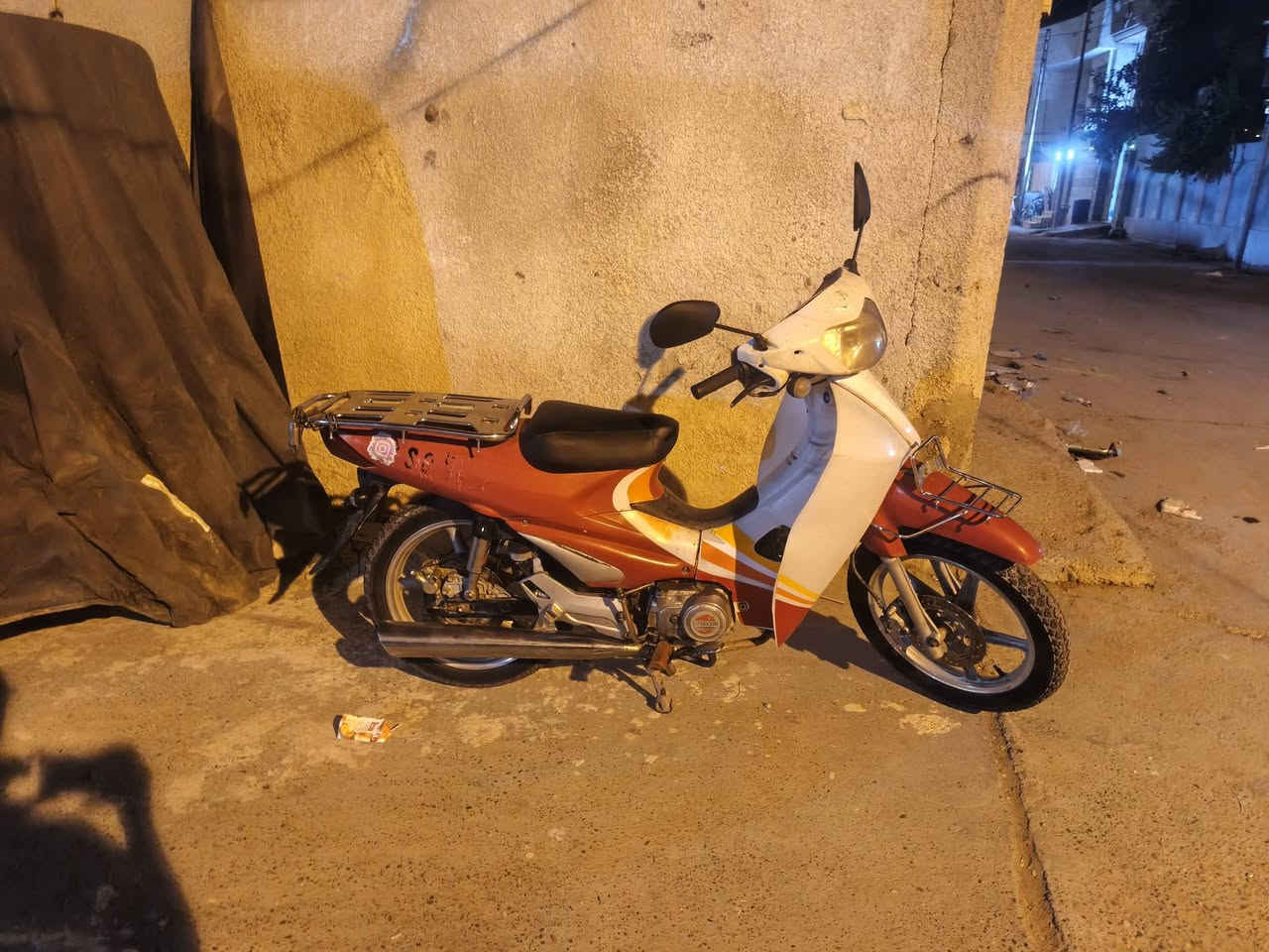 دراجه سرفيز للبيع  السعر 750بي مجال التفاصيل  اتصال بالرقم ***********
