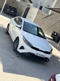 سيراتو خليجي موديل 24 رقم جديد ابيض  مكفوله من كلشي ماشيه 25 الف كيلو ...