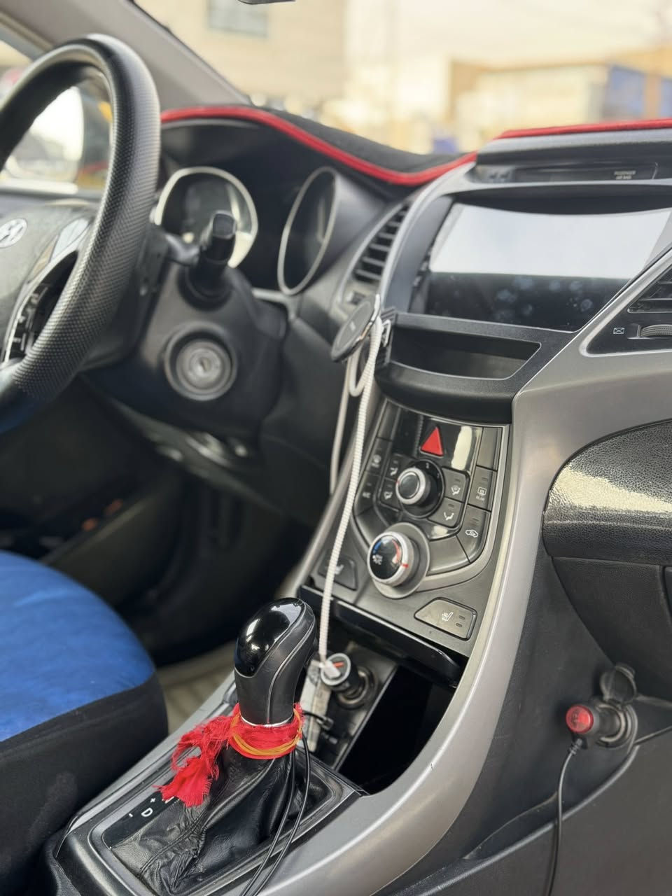 السلام  عليكم
الانتره موديل 2015

حادثه مال امريكه بس بنيد بدون دواخل 

السياره كير مكينه خير من الله  

حداديه نص عمر 

تخم تاير جديد 

هيئه غرامات مصفره 

ثاني يوم تحويل 

موصفات 

كشنات امامي تدفئه 

تحكم استيرن 

شاشه كامره 

موقع بغداد طالبيه  

رقم ***********

***********
