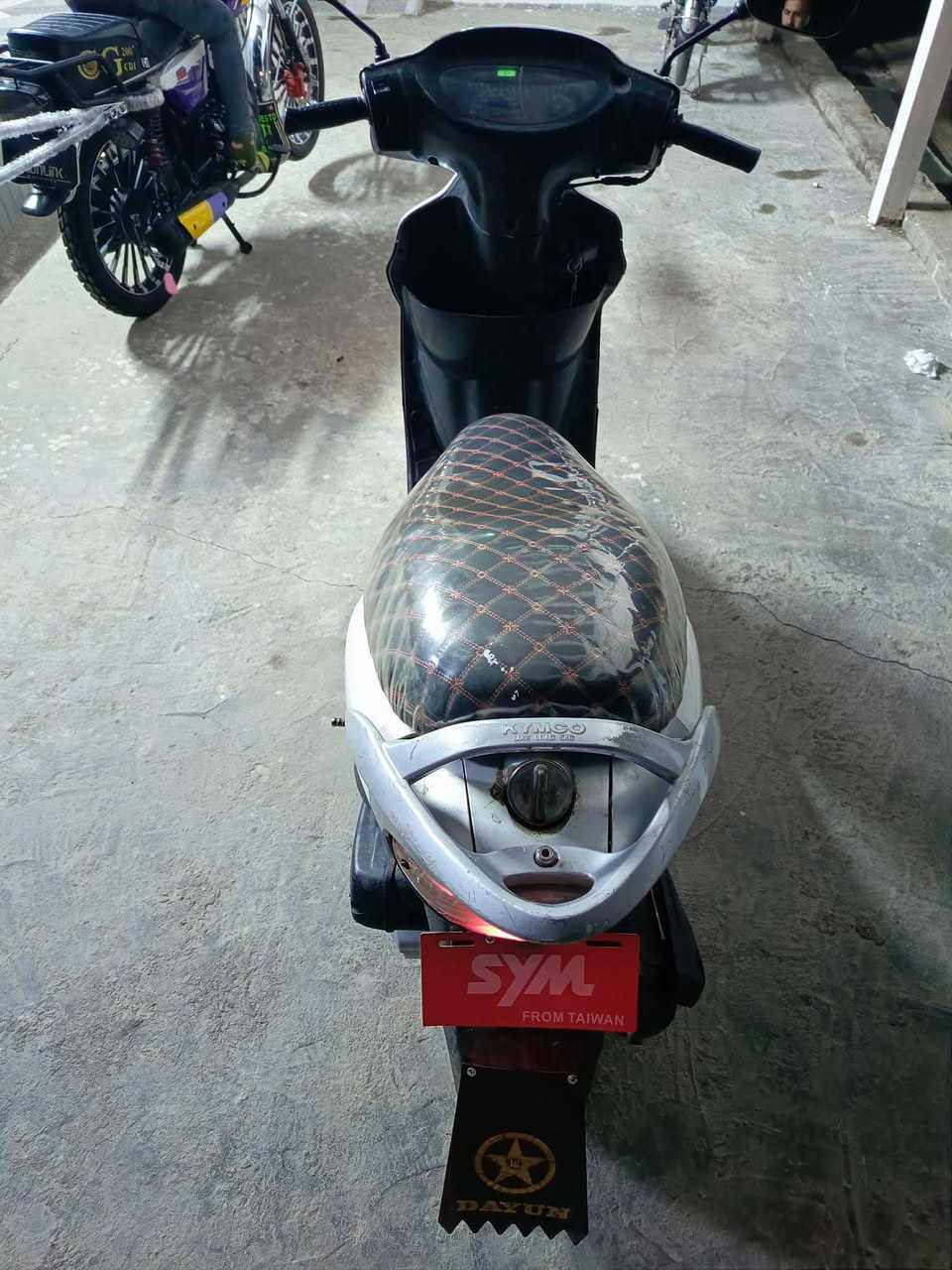 السلام عليكم  للبيع دراجه رص دراجه حلوه وبعد احلى من صوره كامله ومرتبه وكلشي شغال مكان رمادي جويبه السعر 325 وبيها مجال اتصل علرقم ممتواجد خاص ***********
