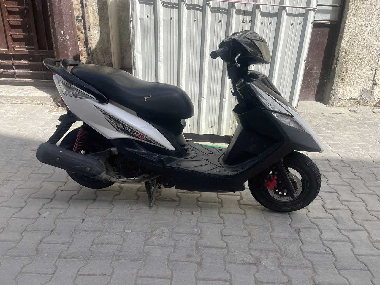 ثعلب رمبة مصار هواي نازلة اوراق موجودة كفالة عامة كل نقص ماكو ختم واحد ويه المكينة 
سعر ٧٥٠ وبيها مجال حك الجية مكان حرية ***********
