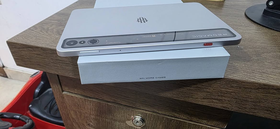 ريدماجك استرا 
  ذاكرة  256/12
نظافة ١٠٠%
ببجي 120 فريم
 معالج سناب دراكون8 
***********
