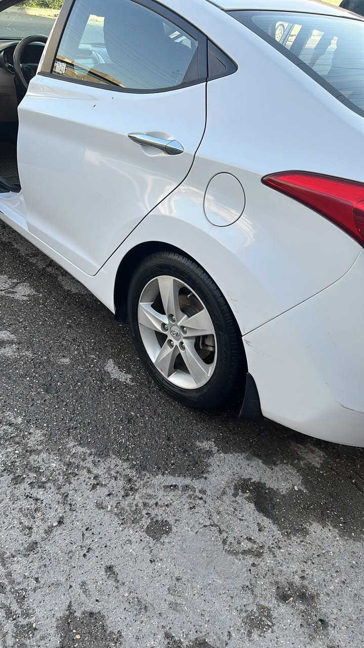 السلام عليكم 
النترا 2013 خليجي 
حجم المحرك 1600
السونار كامل من ضمن الصور 
ب 90 بيها مجال بسيط 
للاستفسار ***********
