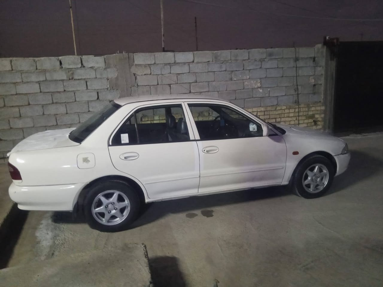 السلام عليكم
بروتون 2004 رقم بغداد الجديد  كير أوتوماتيك 
مكفول الكير ومحرك  تبريد ثلج وتدفئه خير من الله 
السعر 50$ وبيها مجال بسيط حك الجيه
مكان شاطئ التاجي قرب شارع الغاز
الاتصال ‏‪***********
واتساب ***********
