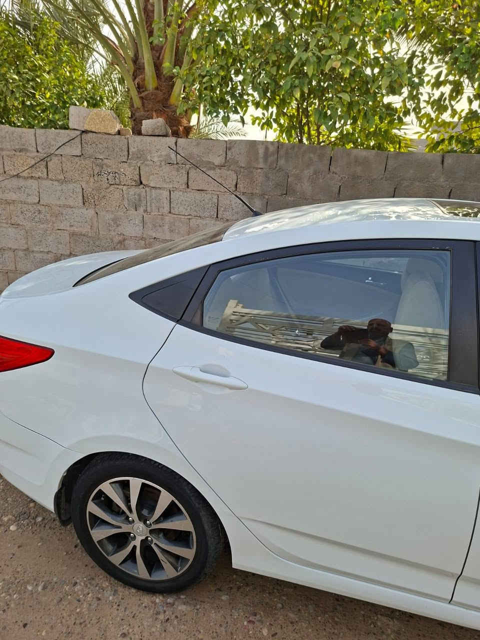 سياره اكسنت موديل 14 مكفوله كفاله عامه عدا الدعاميه الوره مصبوغه جمالي بدون ضربه بدون بارد بدون دعمه السياره حلوه وخير من الله السعر 120 وبيهه مجال عنوان السياره الطارميه المشاهدة صاحب السيارة *********** بي واتساب
