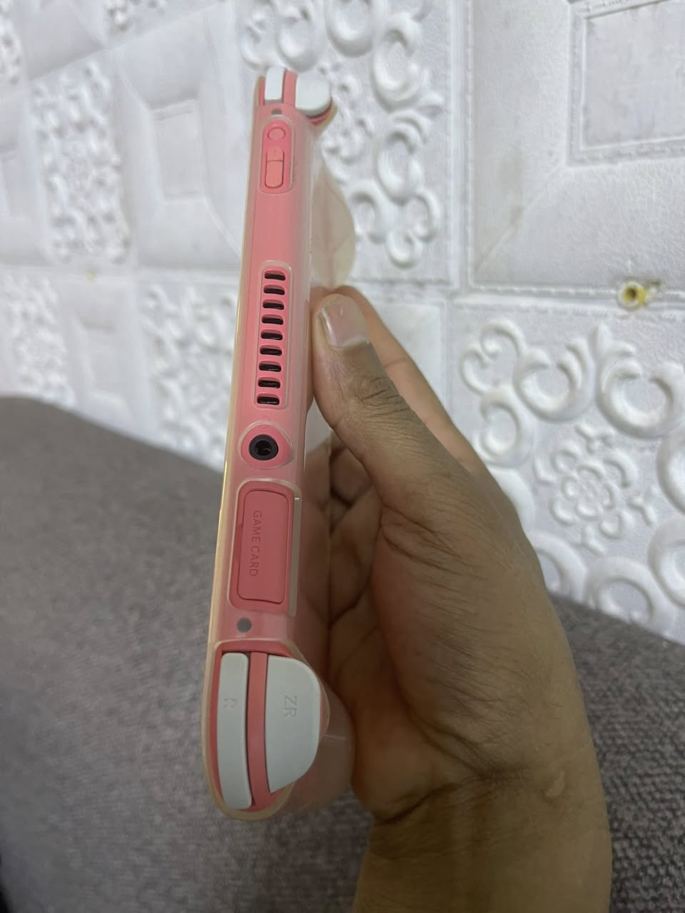 لبيع مع شاحن اصلي  عندي توصيل سعر 150


**إذا كنت صاحب هذا الإعلان وتريد حذفه لأي سبب، رجاءا أرسل رسالة إلى الدعم الفني**