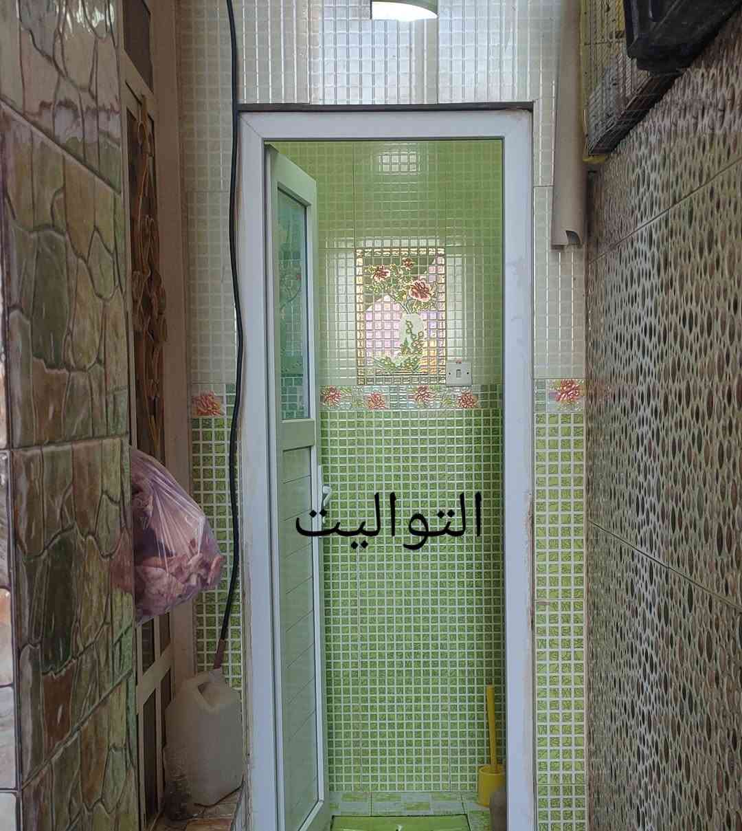 بيت للبيع خلفي
الموقع حي الصادق طابو صرف  
مساحه 86 متر
واجهه 170 
تفاصيل البيت 
طابقين مسلح بنيان حديث 
الطابق الاول استقبال +صاله +مطبخ حار وبارد +حمام +تواليت 
الطابق الثاني 
غرفتين +صاله +حمام
السعر الاتصال عله الرقم 
واتساب ***********
