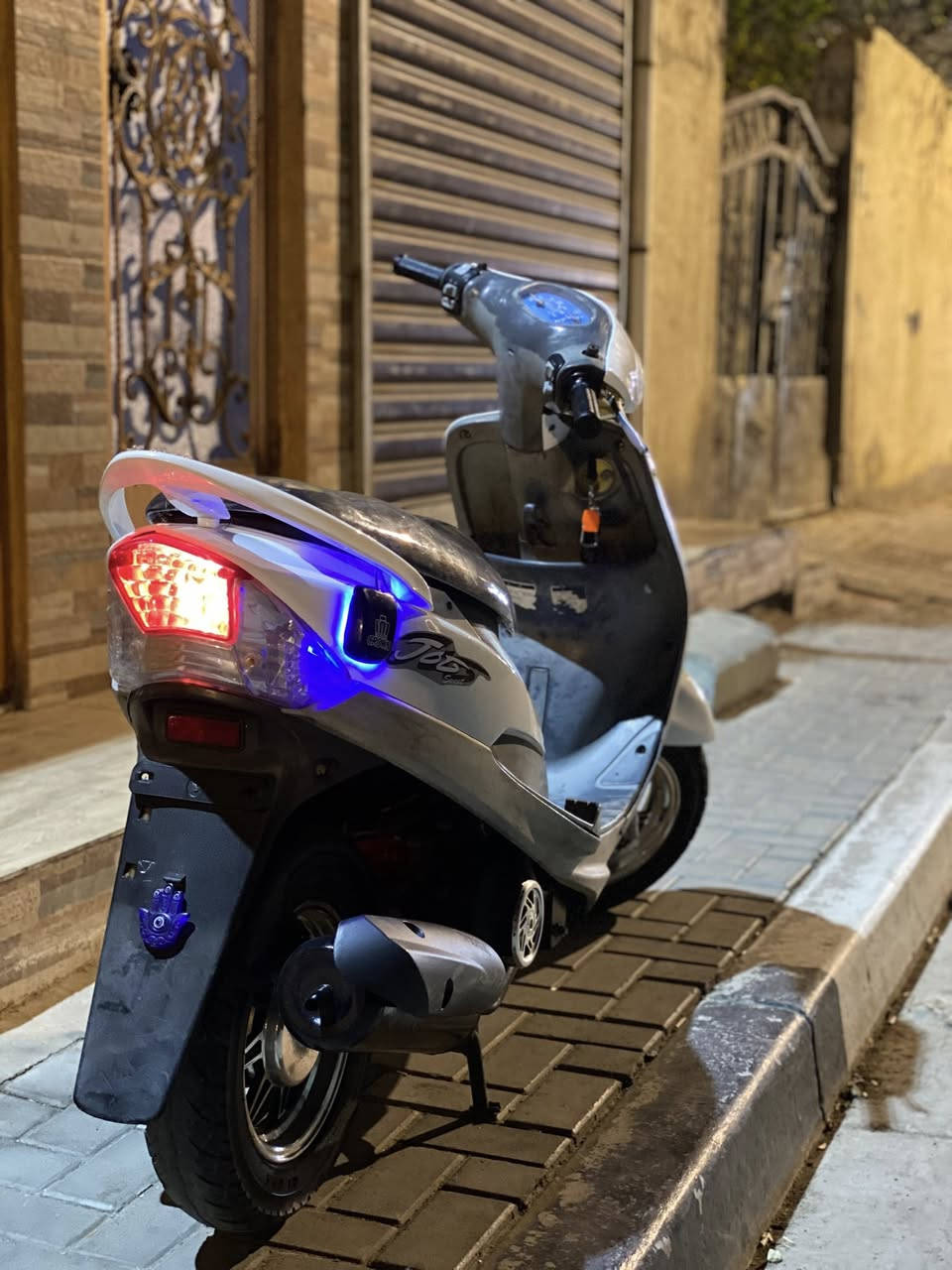 السلام عليكم
ماكس قجمه للبيع موديل 2009 مكفوله مكينه شرط ما مفتوحه وين ما تروح افحصها كهربائيات كلها شغاله سلف اشاير عدادات البانزين والسرعه

***********
البصره القبله
السعر ب900 وبيها مجال
