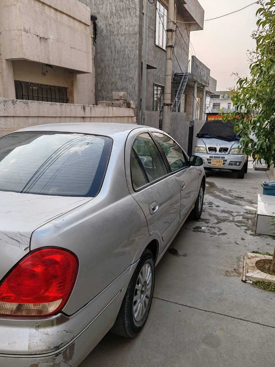 سەرتا بەناو خوای گەورە 
نیسان سەنی مۆدێل 2009 مەکینە ڕەشی سۆپەر 
4تای لۆک ویل کەپ 
کەلەو کۆنتڕۆڵ ئاوێنە کارەبا ناو زەرد سەنەوی بەسر چووە 
پێشوو پشت کەپسە  پێشی تازە داگیراوە ماڵی دۆستە یەک دینار مەسرفی نیە ناوازەیە لە جوانیو پاکی بەستێک بۆیاخی هەیە سەیارەک کاڵبونەوی سەقفی نیە سیعر 89گەڵا مەجالیکی دۆستانە*********** حلبجة, السليمانية
