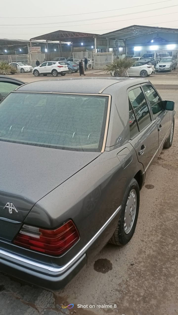 مارسدس دب 1991
رقم انكليزي جديد بسمي إلى 2030
تخم تأير تبريد حداديه مانقصه شي 
كله جديده سياره بلاديه كير ومحرك 
بطه 2500الحجم مكان السياره سامراء 
السعر 77 بيها مجال ***********
