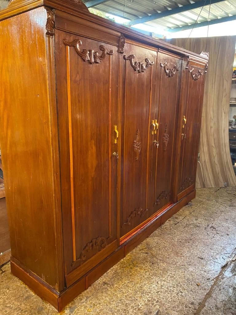 قنصور اربع ابواب نظيف جدا السعر 125 للاستفسار الاتصال على الرقم *********** موصل, نينوى
