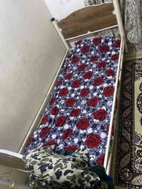 اغراض للبيع قريولات سعر 70 وبيها مجال ميز بلازمه سعر 40 كاونتر سعر 125...