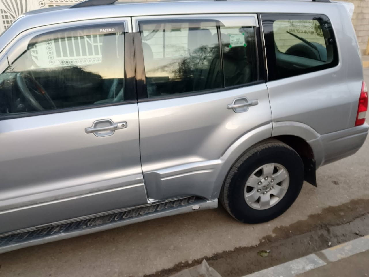 للبيع باجيرو موديل 2005 بغداد سنويه جديدة هزه جديدة بسمنه سياره حلو سعر 90 ورقه وبيهه مجال بصيط ***********
