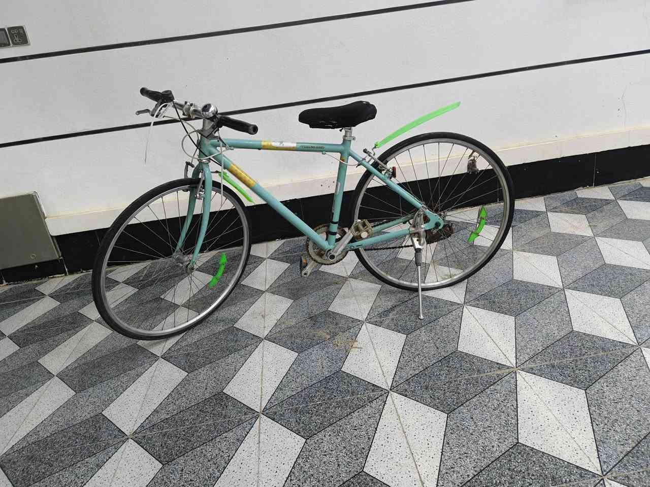 سلام عليكم بايسكل رياضي C700 للبيع تايرات جدد مكان الرمادي إلي يريده يراسلني عله هاذه لرقم ***********
