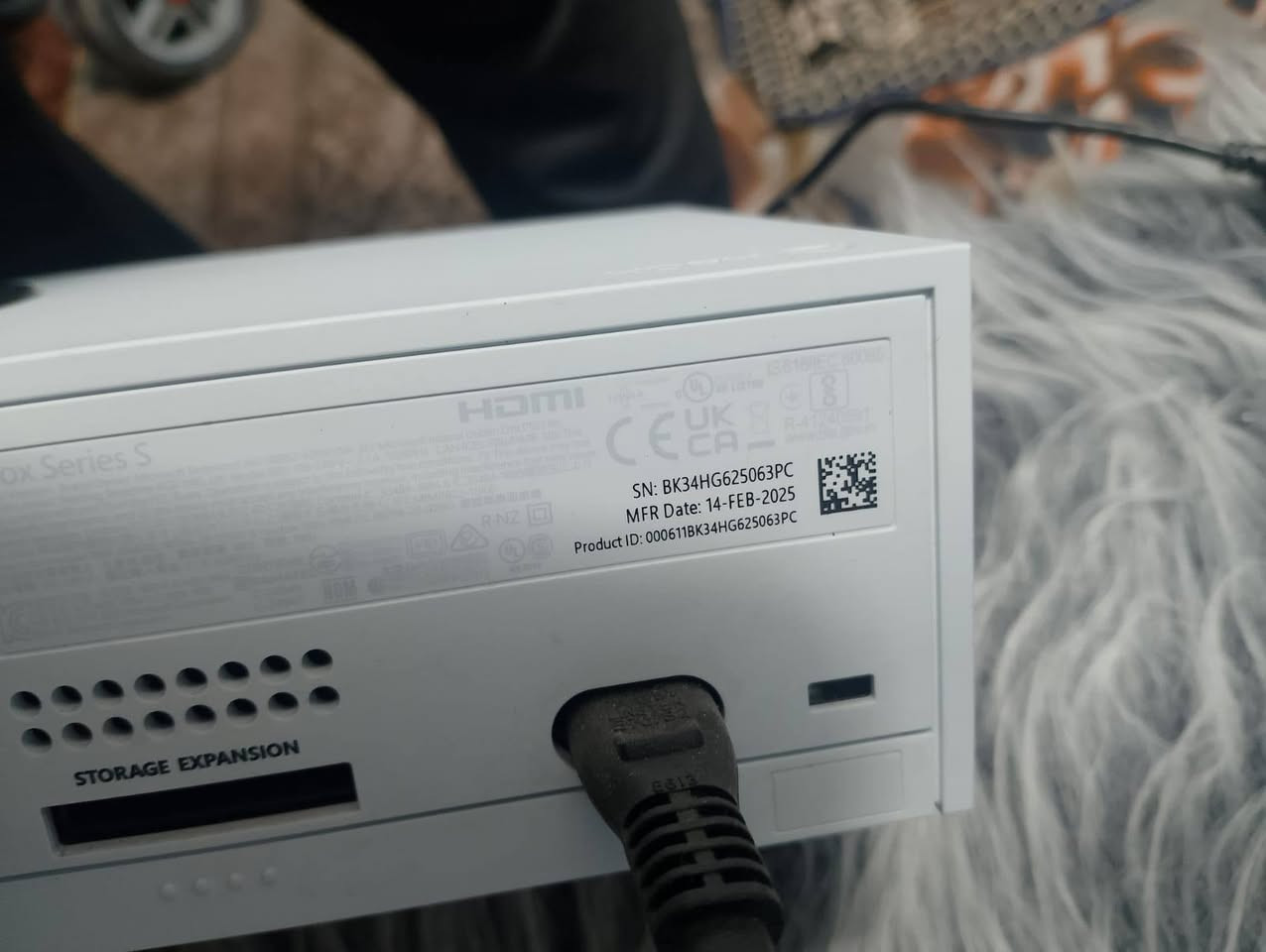 السلام عليكم اخوان اكس بوكس سيريس اس اصدار 25 للبيع أستخدام يومين بس ويا هارد نص تيرا وبطاريات جويستك ب420 مع التوصيل قفل إخوان سعر الجديد 550 بغداد حاليا مكاني واسط الكوت للاستفسار خاص او واتساب على الرقم *********** متوفر توصيل
