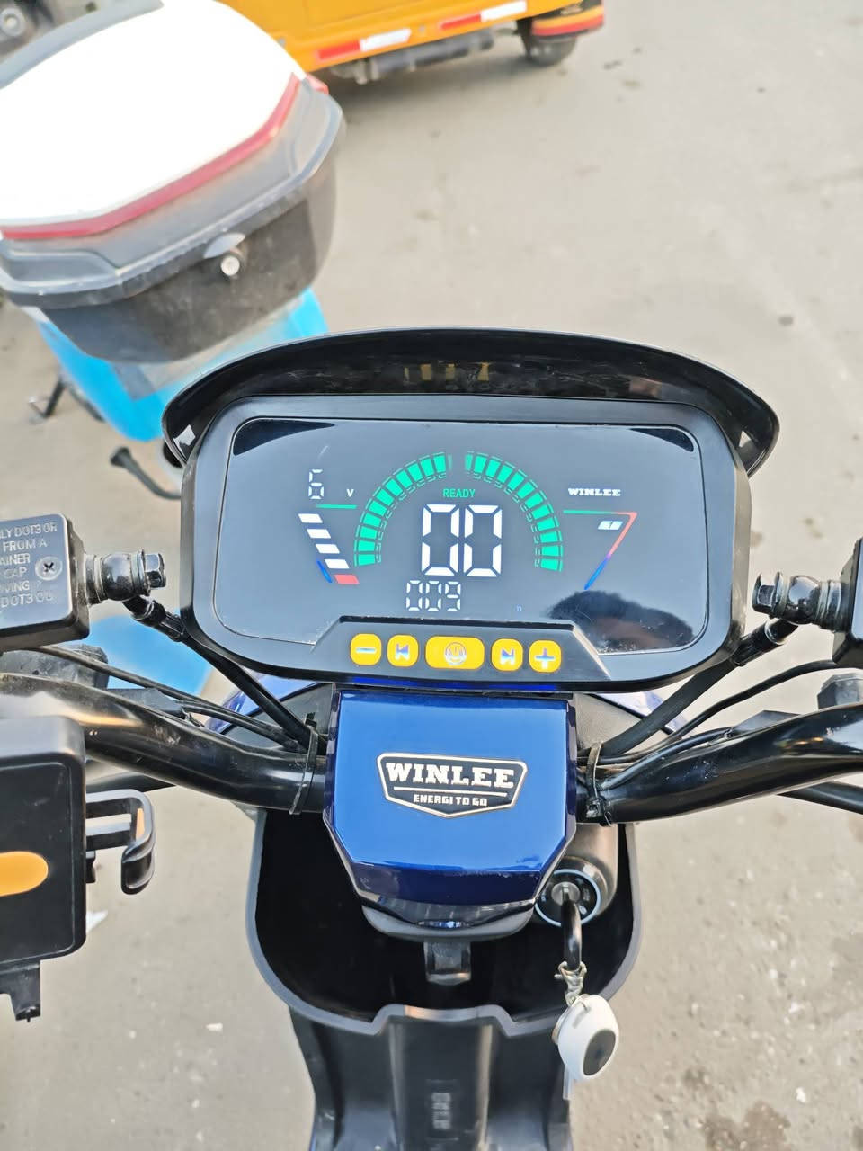 سلا عليكم دراجة شحن R9 نضيفة كلش كبالكم شوفو وأي ضرر ما بيه سعره 550وبيه مجال لشراية وهاذ رقمي *********** بي وتساب
