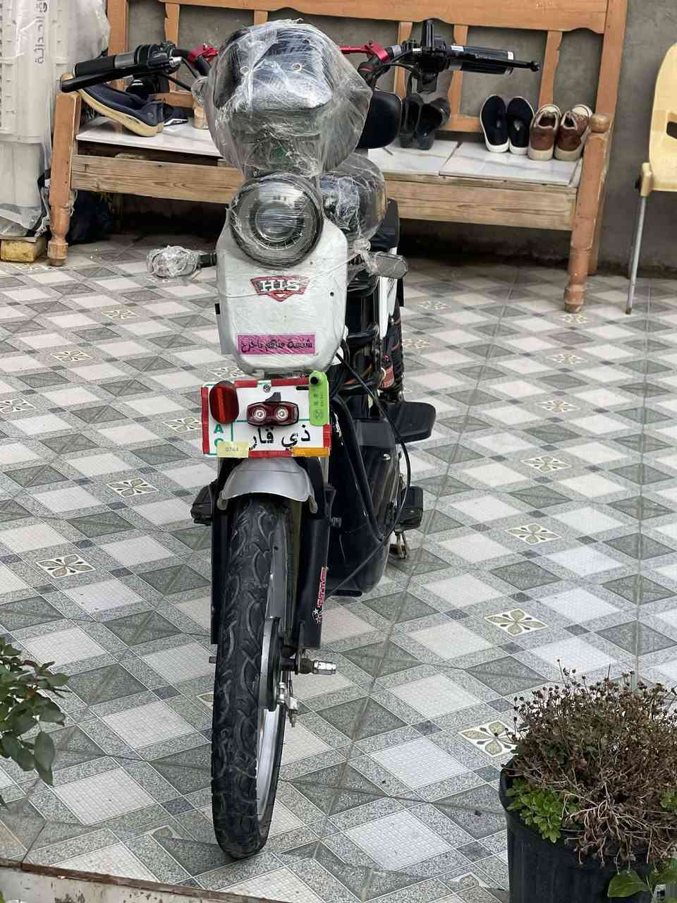 سلام عليكم دراجه شحن للبيع كلشي ما بيهه الدراجه حلوه هست ني بدلت بطاريات خمسه جدد او شاحنه ما صارلي شهر السعر ٣٠٠او بيهه مجال موجود خاص او الاتصال على الرقم ***********
